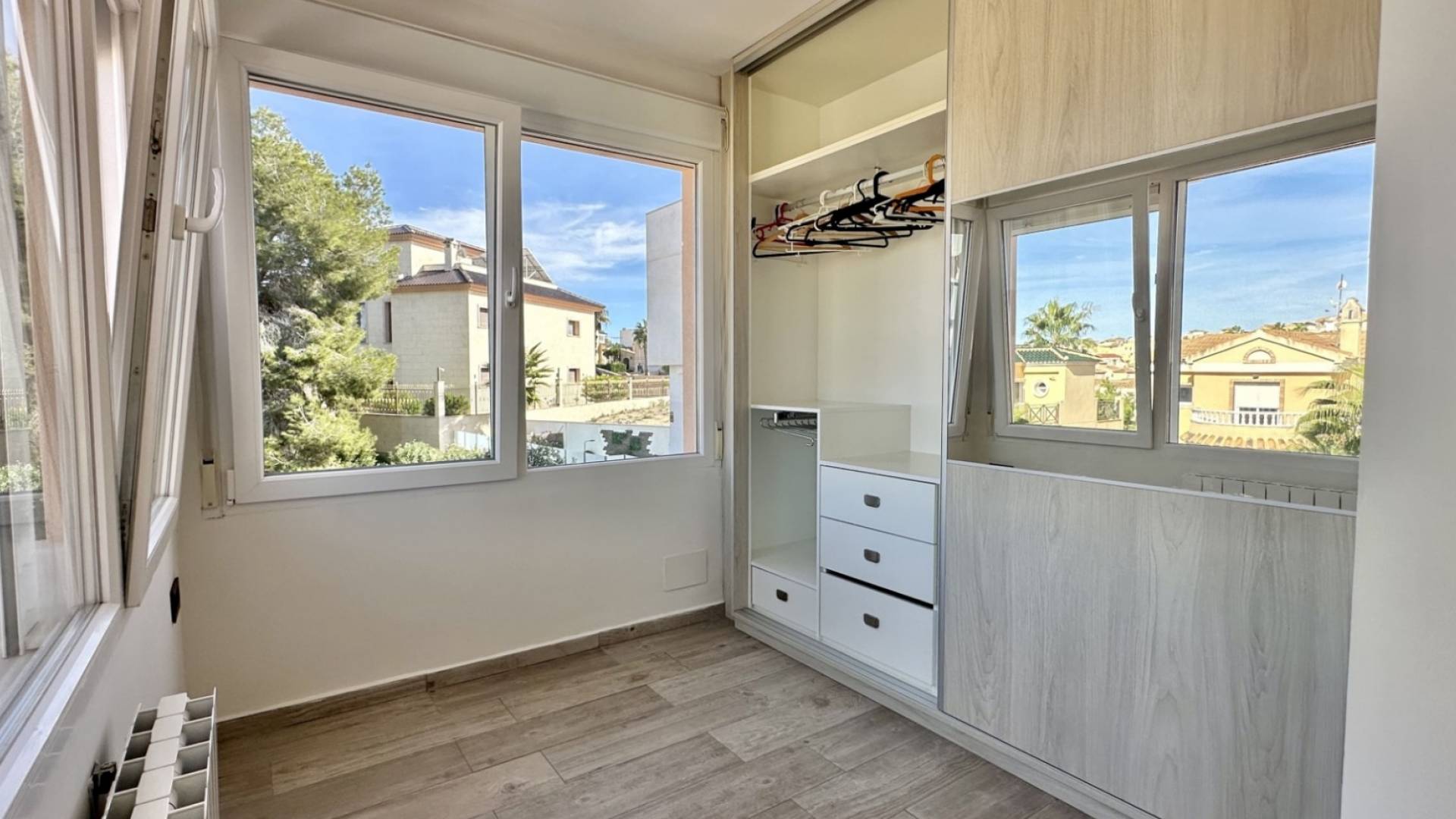 Second hand - Independent villa - Orihuela Costa - Las Filipinas