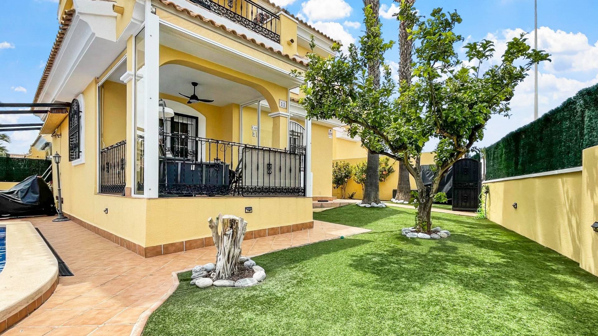Second hand - Independent villa - Orihuela Costa - Los Dolses