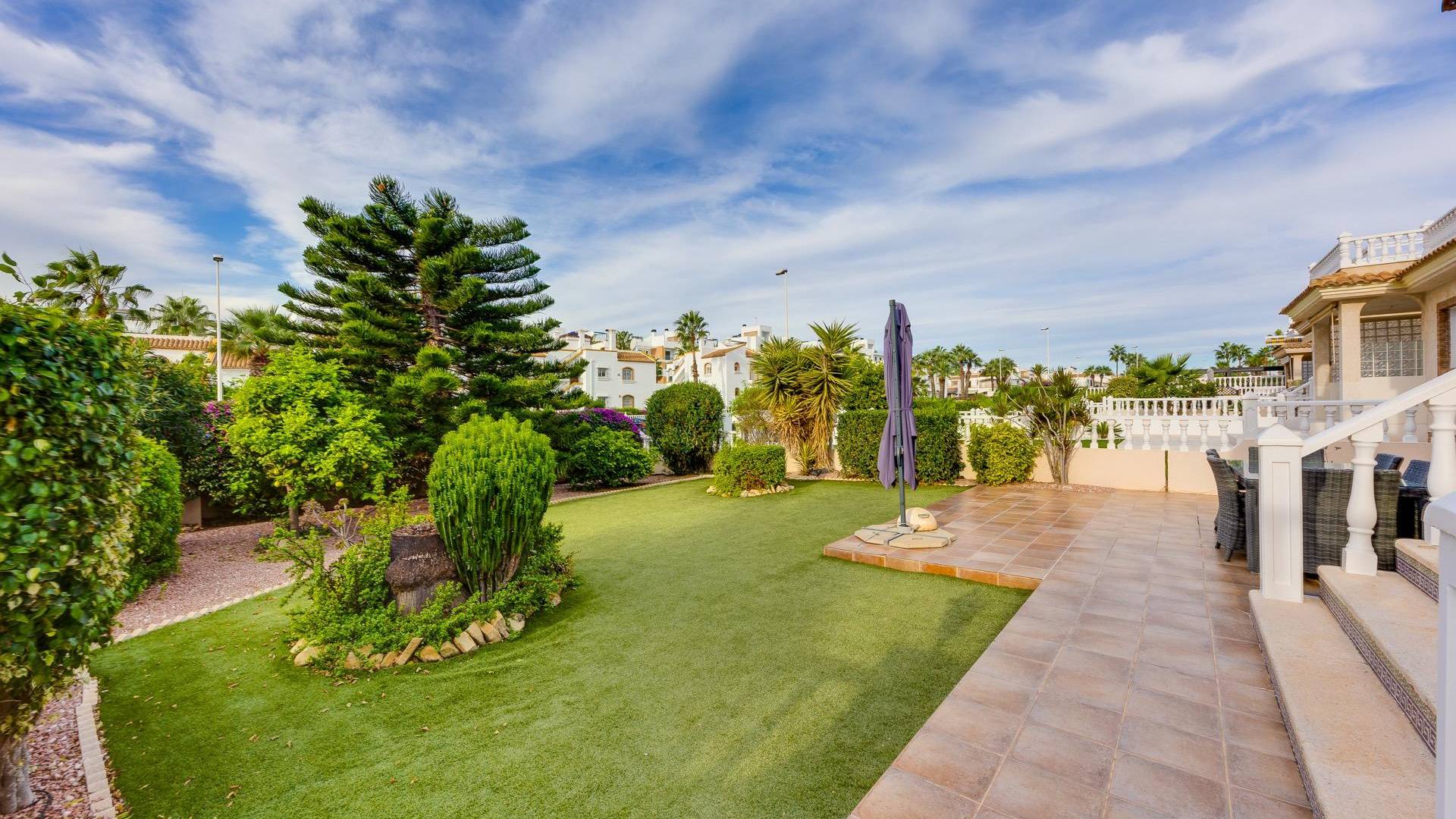 Second hand - Independent villa - Orihuela Costa - Los Dolses