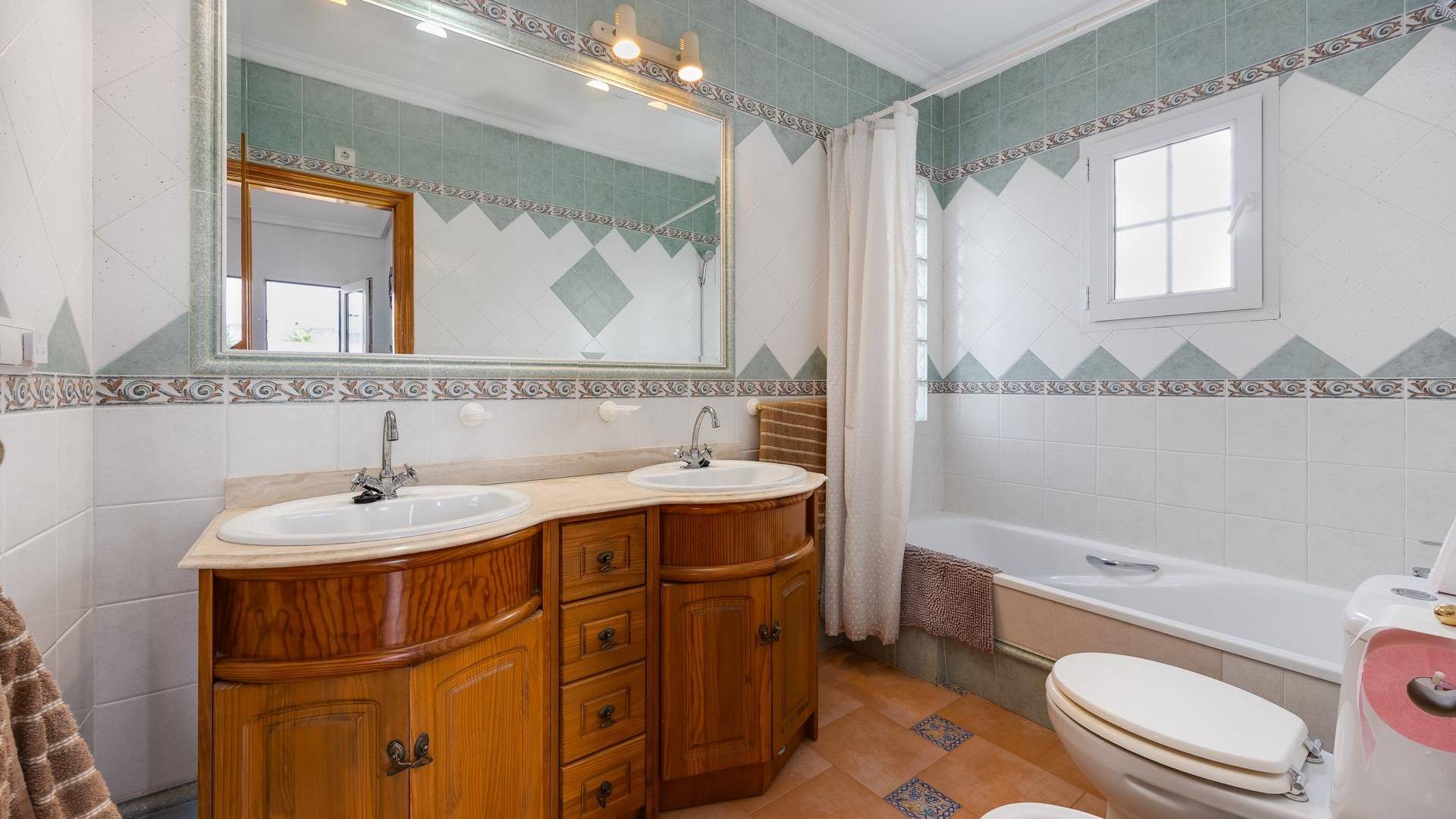 Second hand - Independent villa - Orihuela Costa - Los Dolses