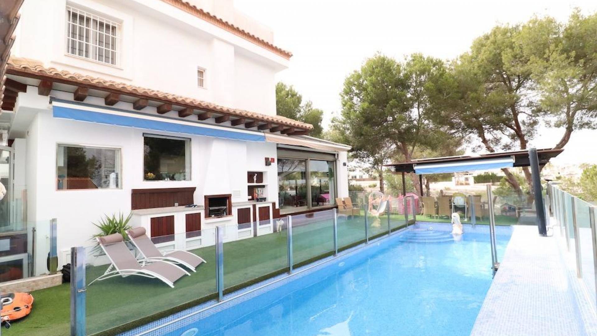 Second hand - Independent villa - Orihuela Costa - Montezenia
