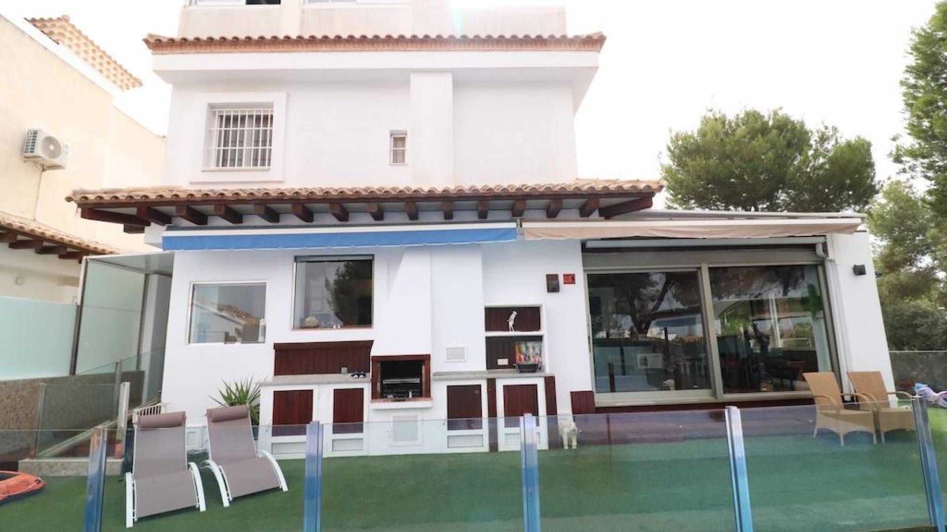 Second hand - Independent villa - Orihuela Costa - Montezenia