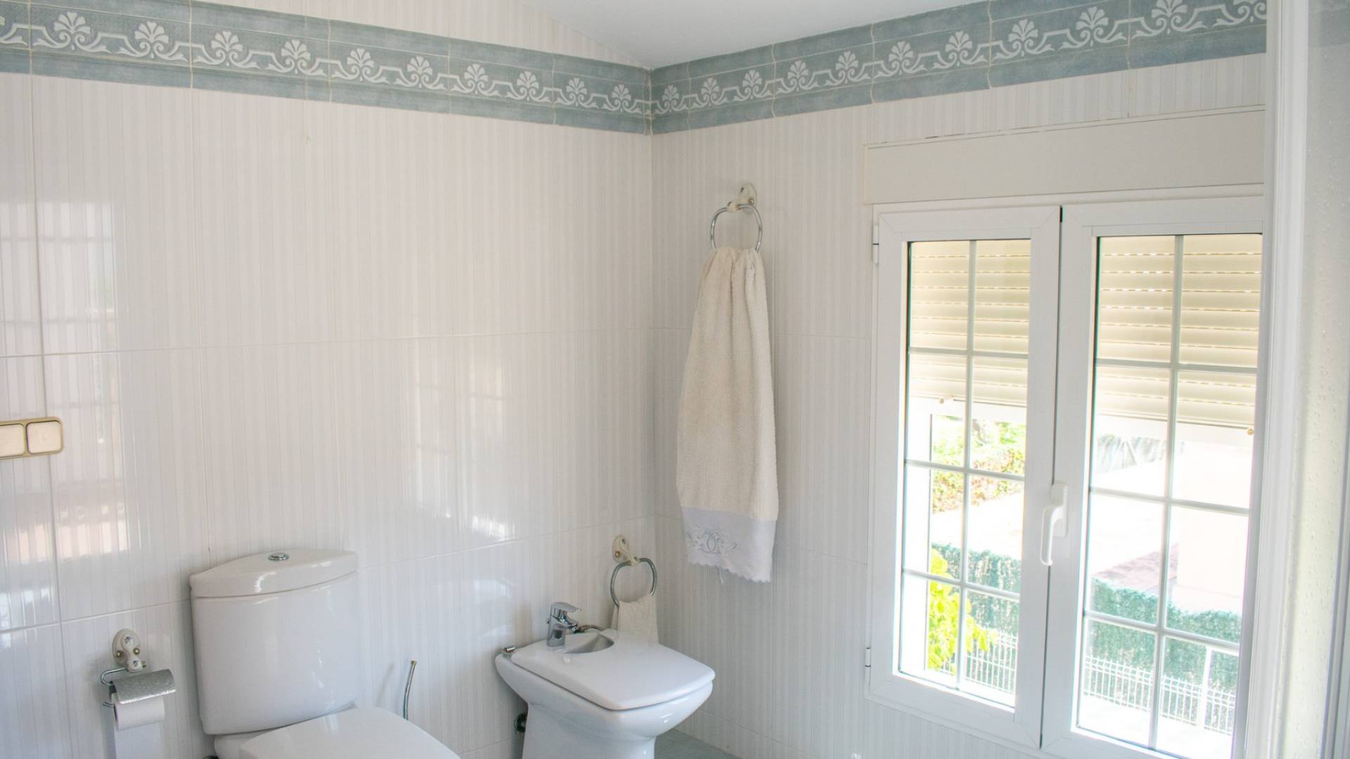 Second hand - Independent villa - Orihuela Costa - MUY CERCA DE LA PLAYA