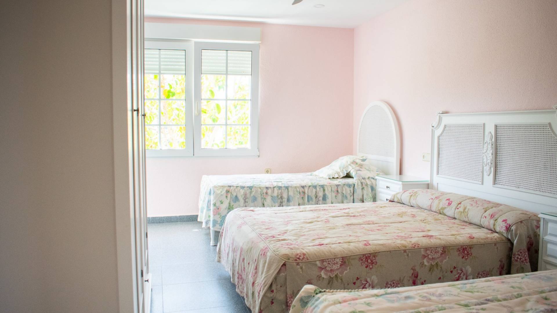 Second hand - Independent villa - Orihuela Costa - MUY CERCA DE LA PLAYA