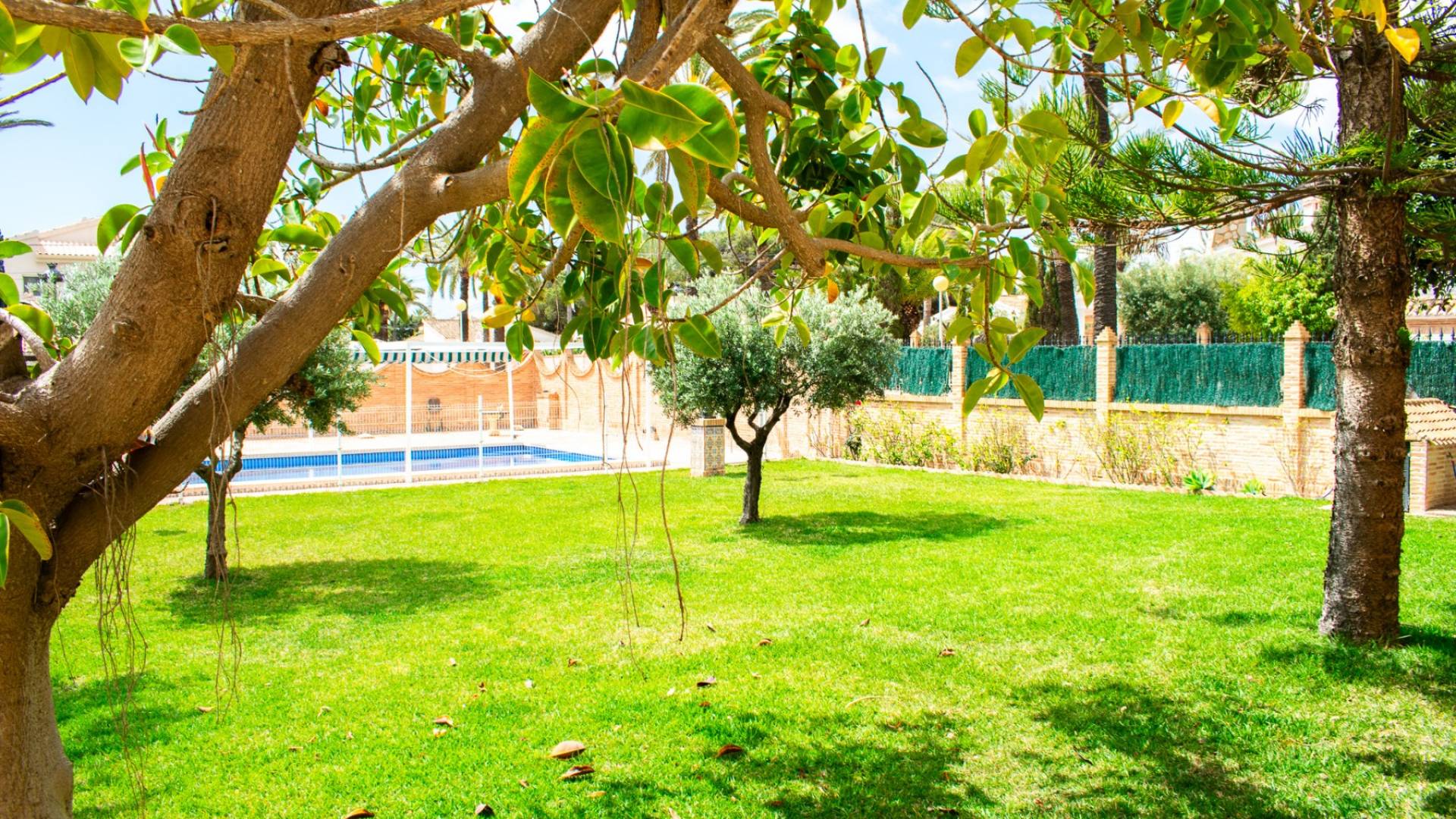 Second hand - Independent villa - Orihuela Costa - MUY CERCA DE LA PLAYA
