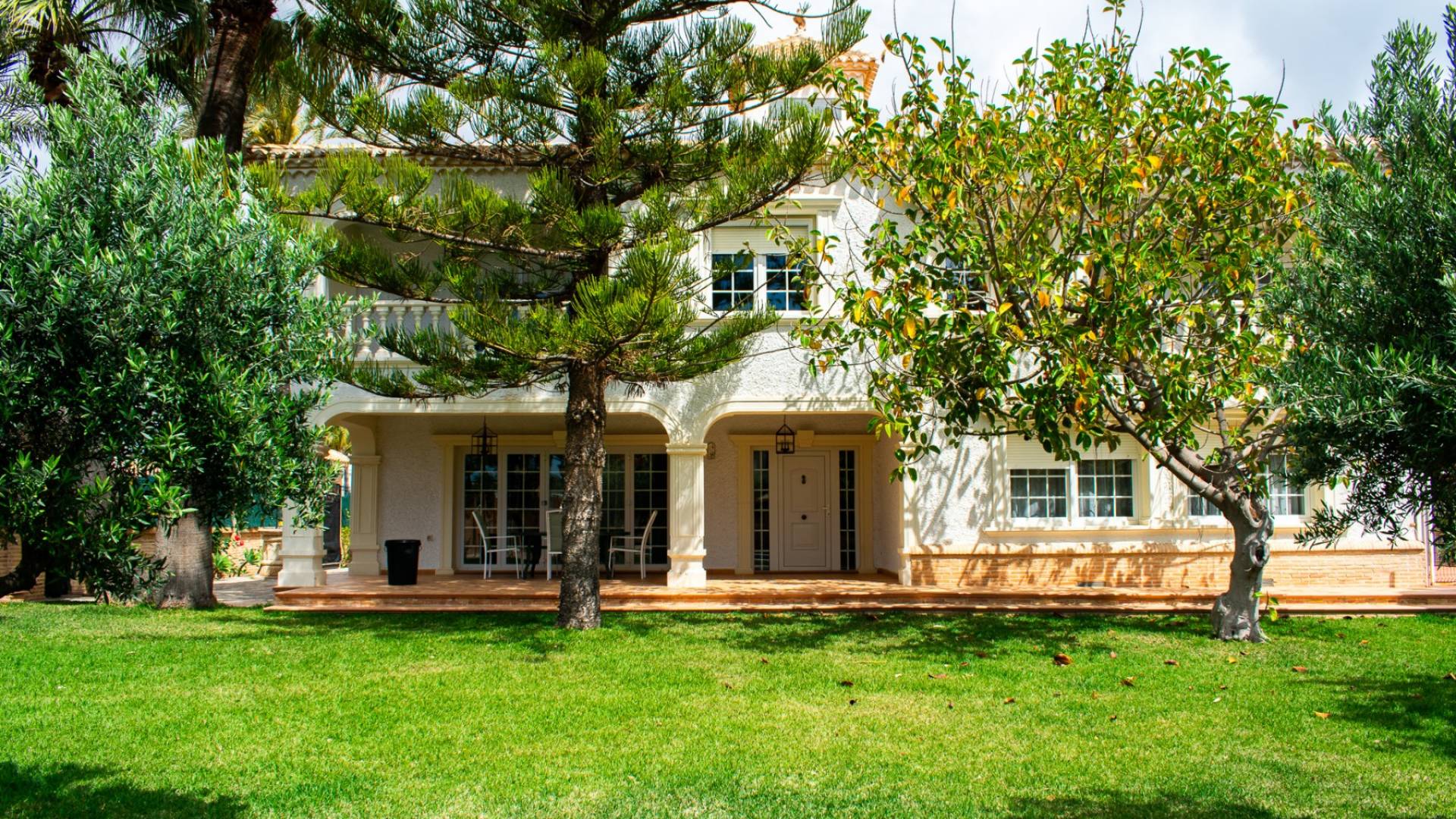 Second hand - Independent villa - Orihuela Costa - MUY CERCA DE LA PLAYA