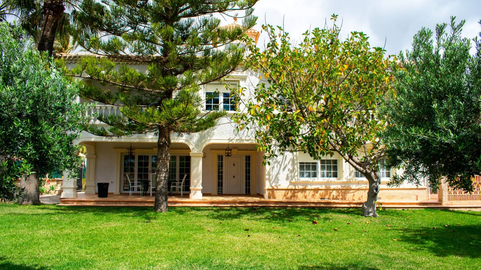 Second hand - Independent villa - Orihuela Costa - MUY CERCA DE LA PLAYA