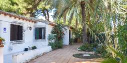 Second hand - Independent villa - Orihuela Costa - Punta Prima