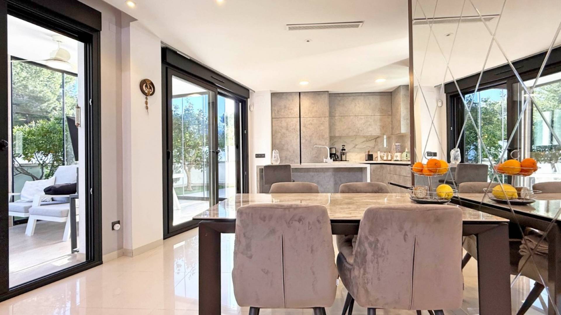 Second hand - Independent villa - Orihuela Costa - Villamartin