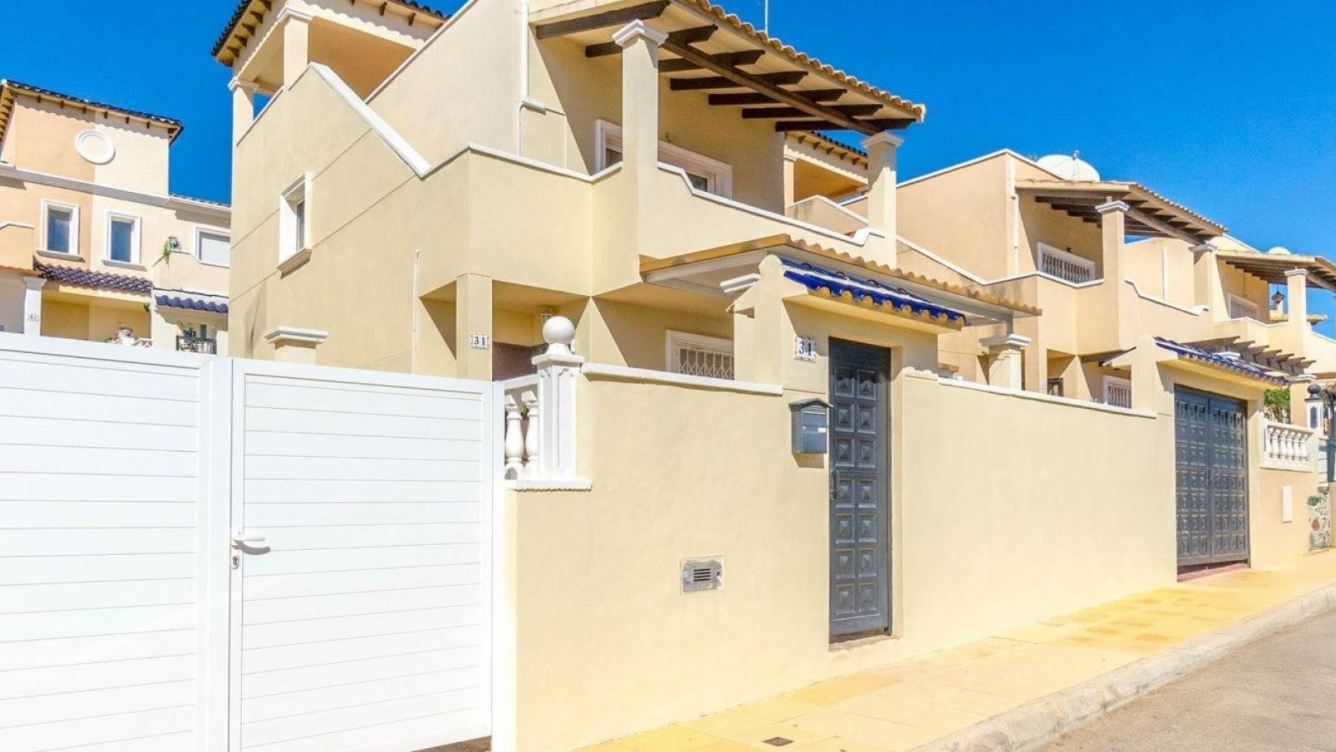 Second hand - Independent villa - Orihuela Costa - Villamartín