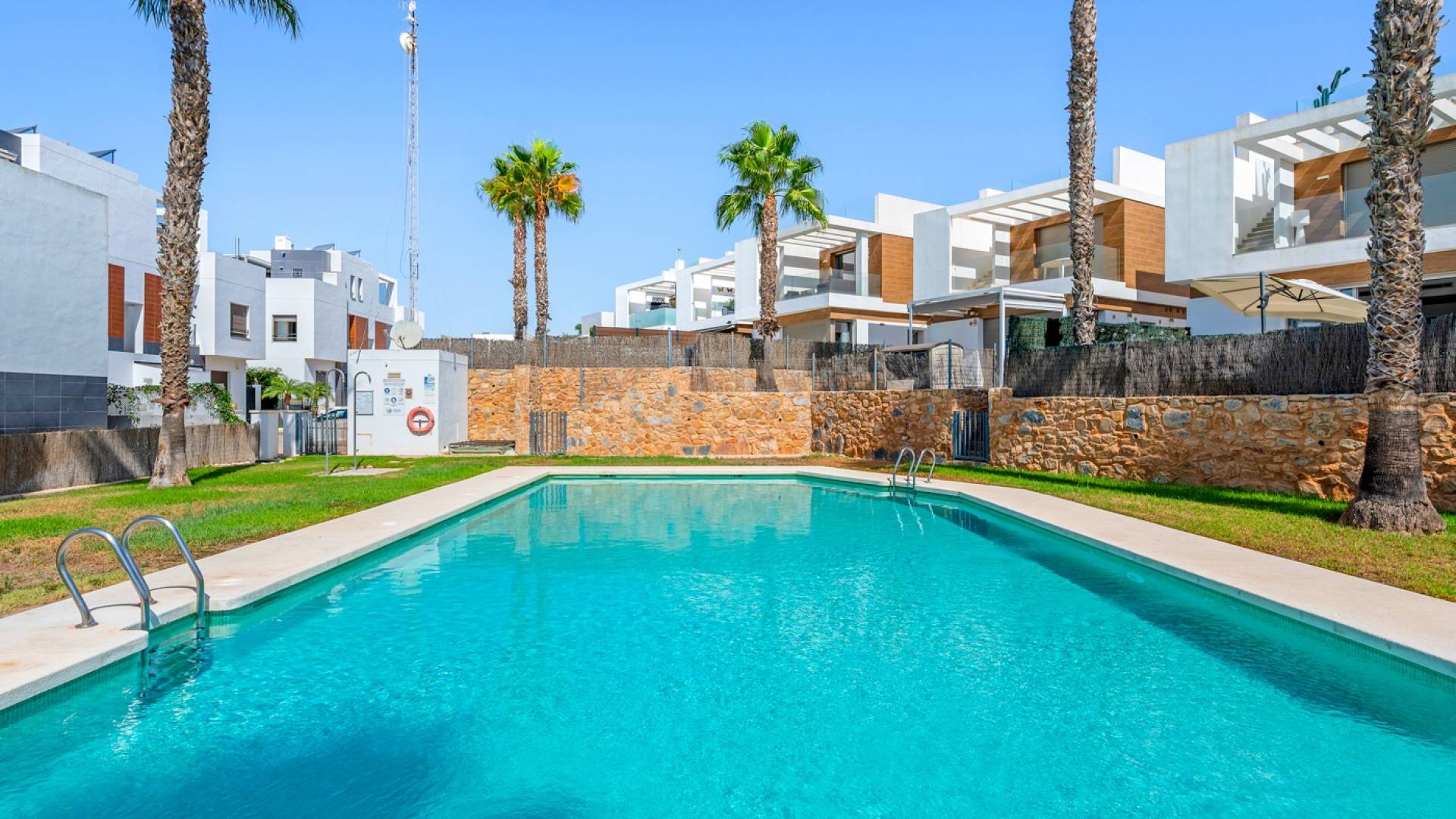 Second hand - Independent villa - Orihuela Costa - Villamartín