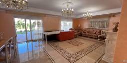 Second hand - Independent villa - Orihuela Costa