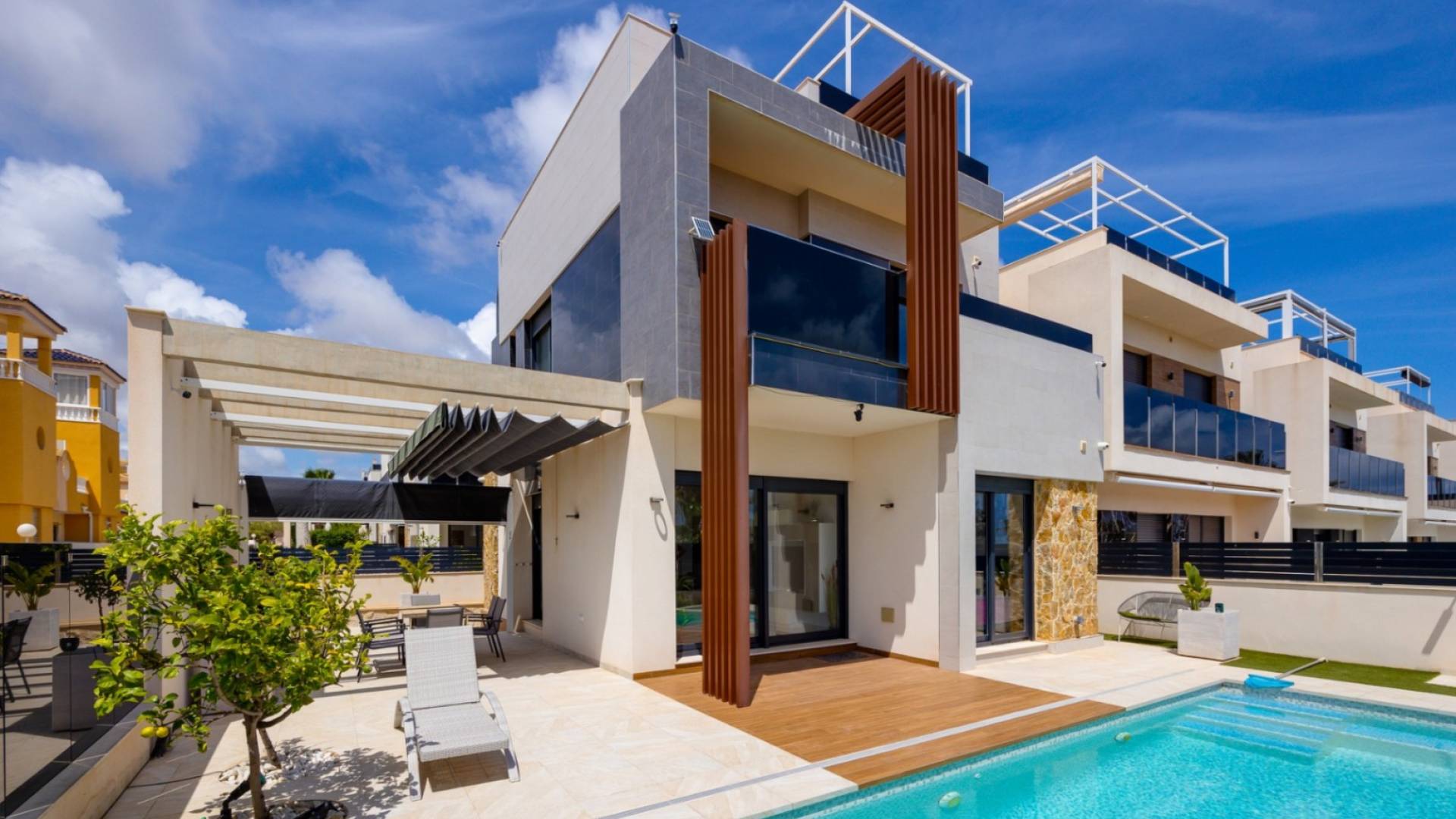 Second hand - Independent villa - Orihuela - Lomas de Cabo Roig