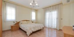 Second hand - Independent villa - Orihuela