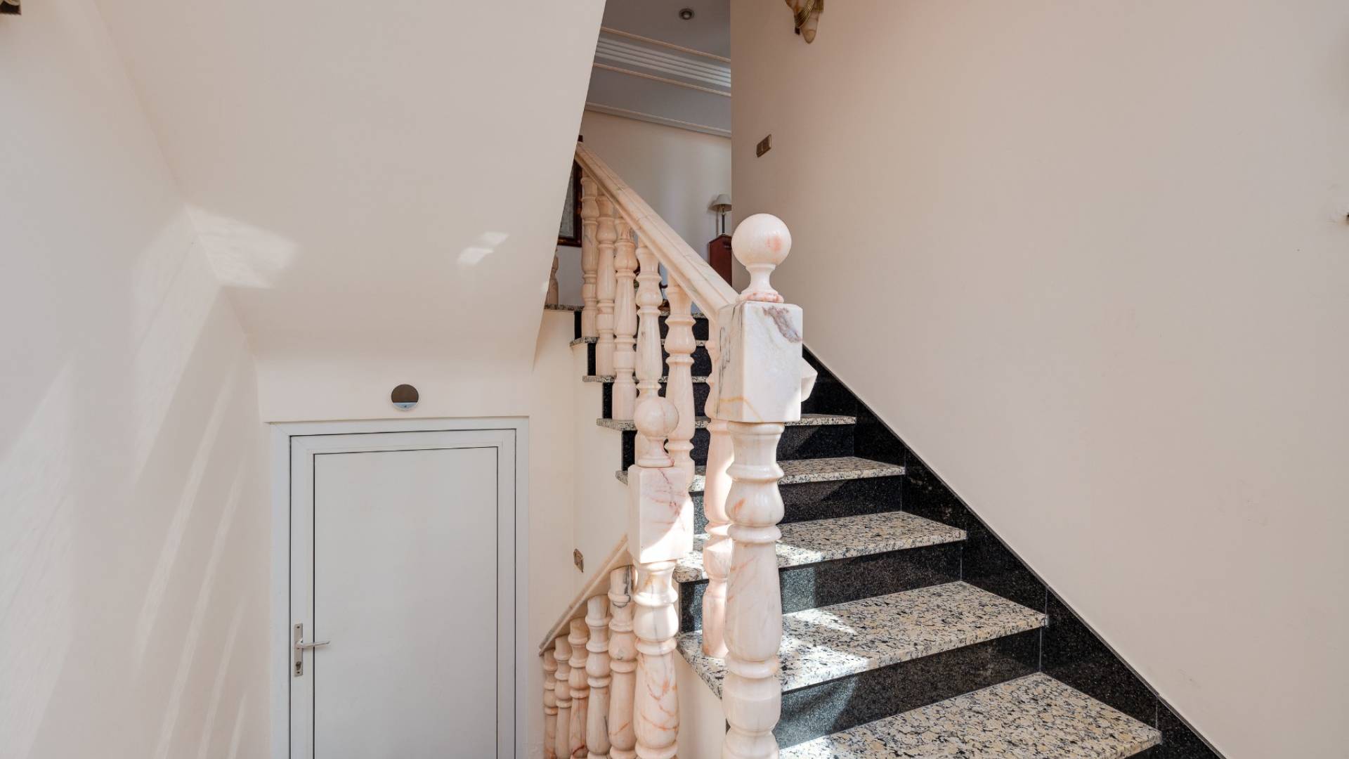 Second hand - Independent villa - Orihuela