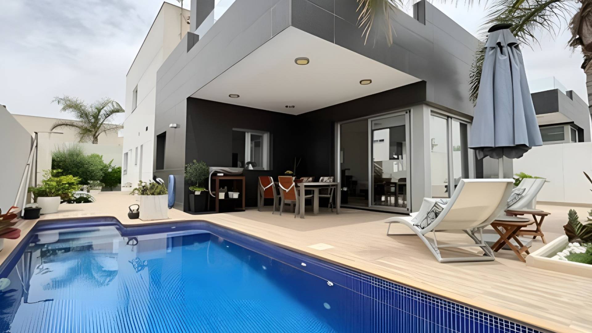 Second hand - Independent villa - Pilar de la Horadada