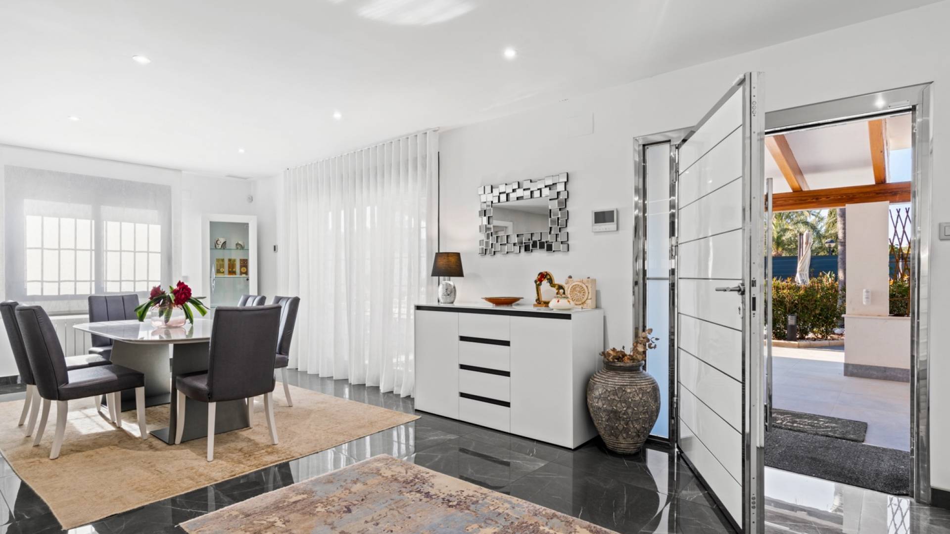 Second hand - Independent villa - San Juan Alicante - Frank Espinós