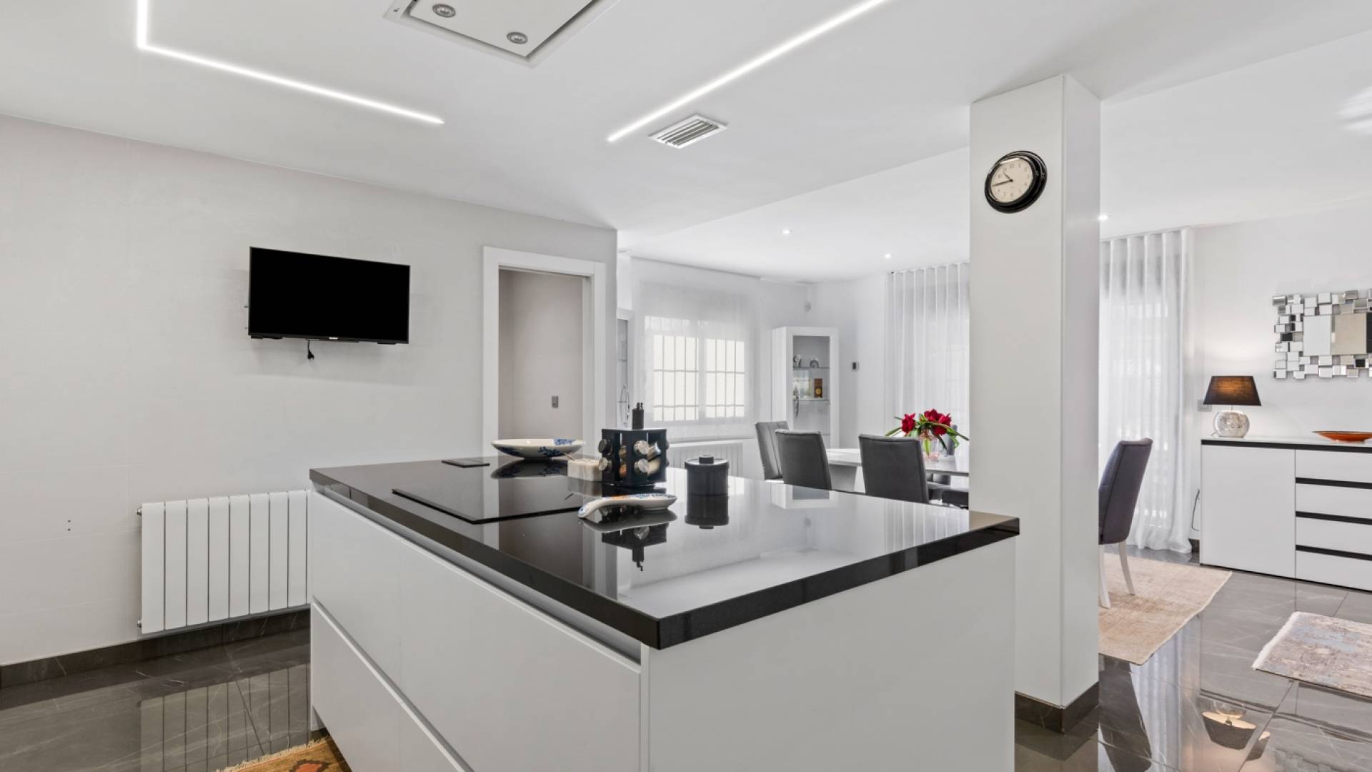 Second hand - Independent villa - San Juan Alicante - Frank Espinós