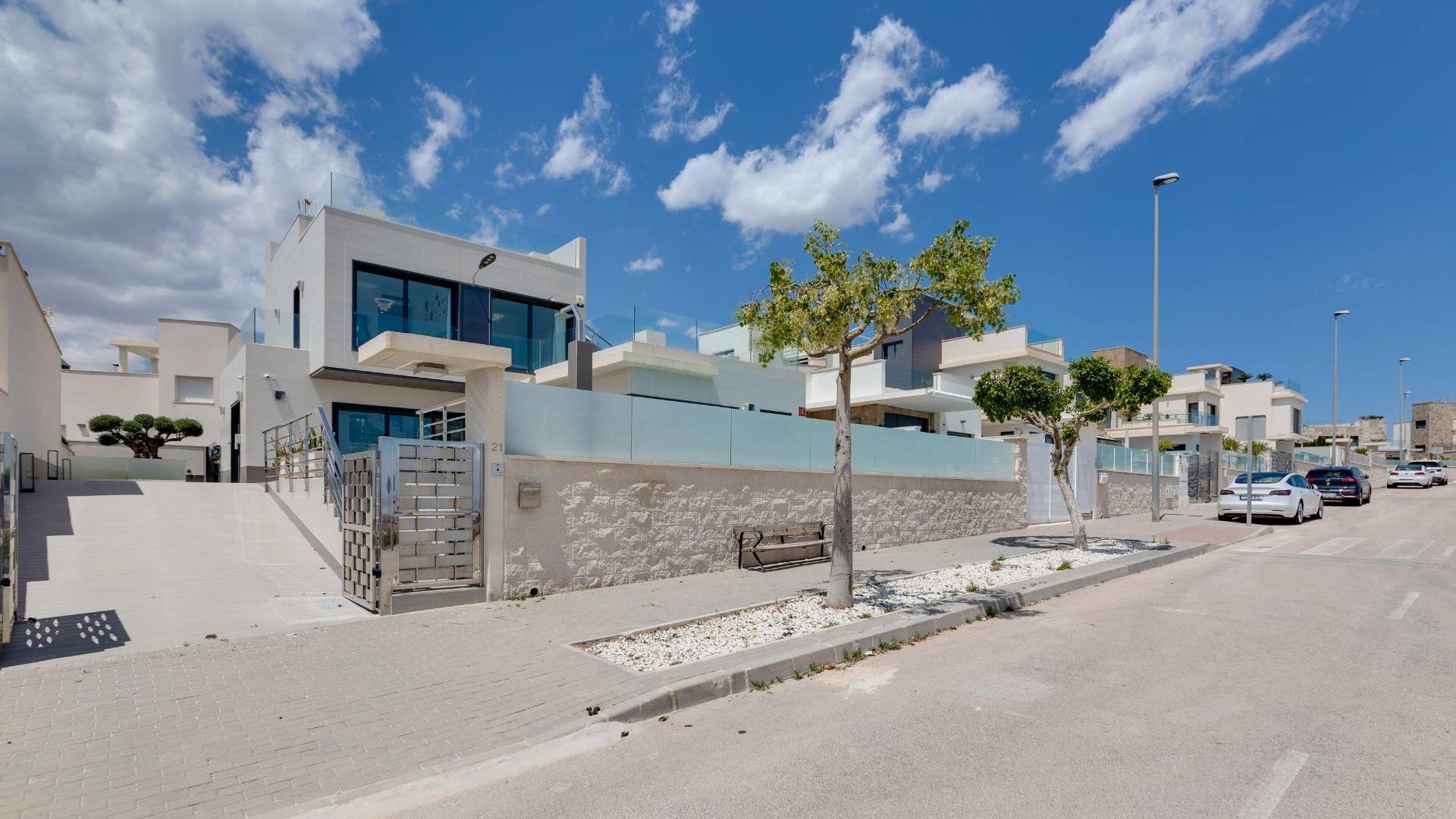 Second hand - Independent villa - San Miguel de Salinas - Cerro del Sol