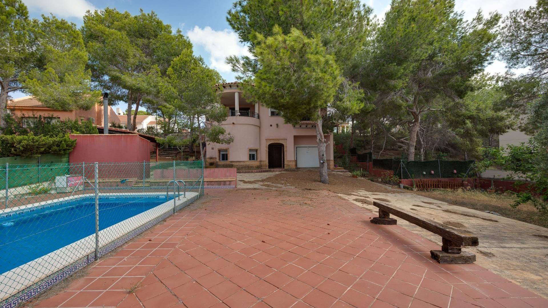 Second hand - Independent villa - San Miguel de Salinas - Ciudad de las comunicaciones