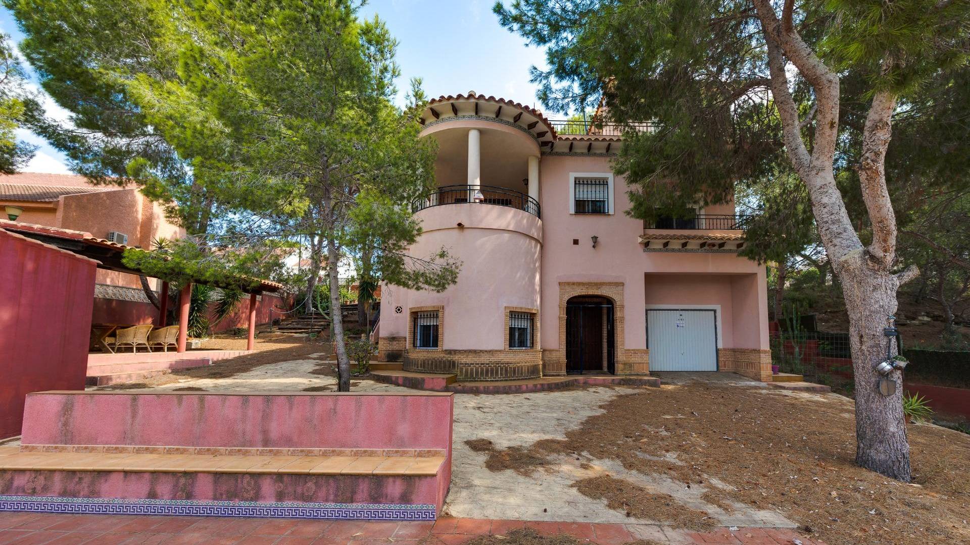 Second hand - Independent villa - San Miguel de Salinas - Ciudad de las comunicaciones