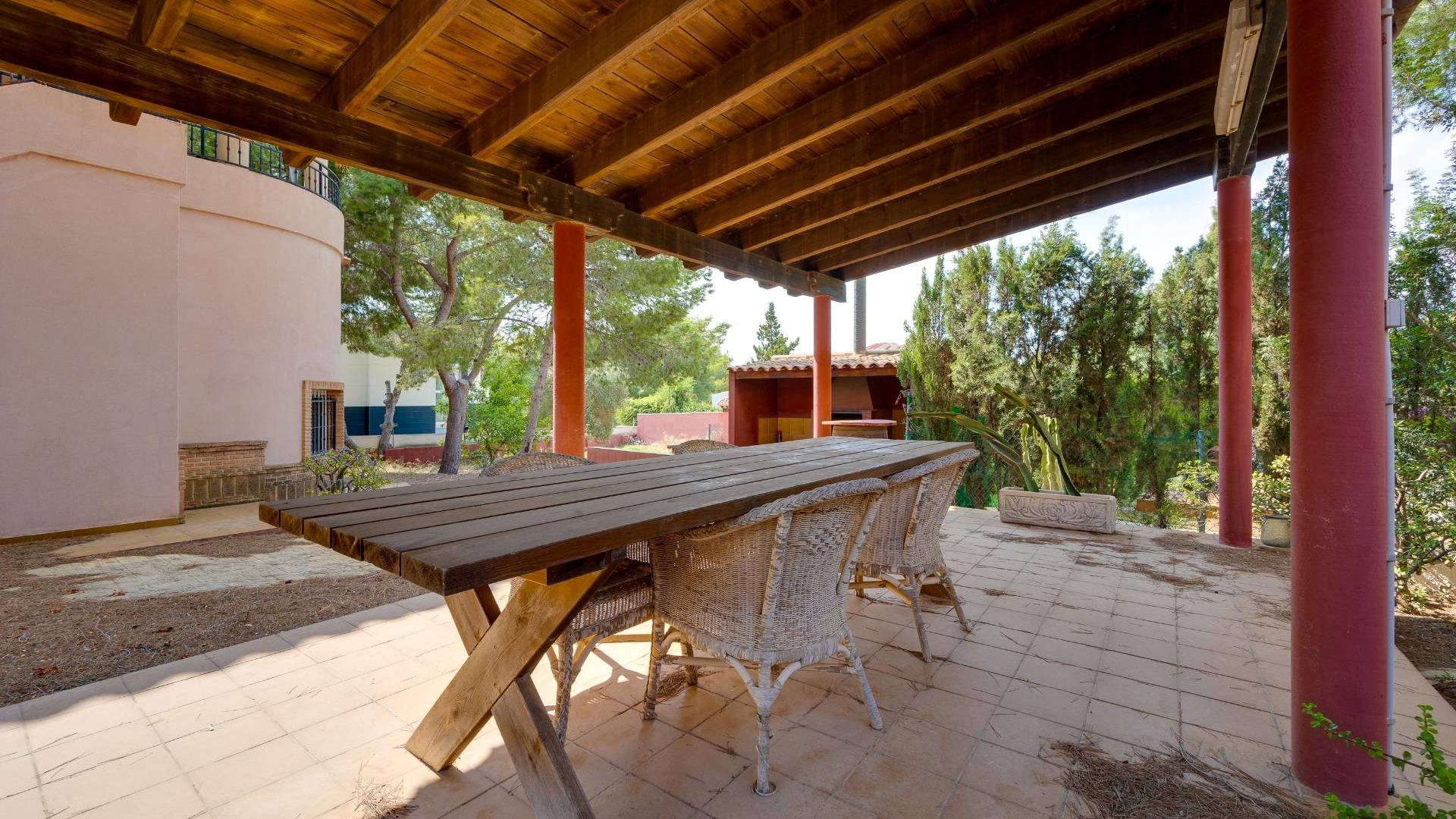 Second hand - Independent villa - San Miguel de Salinas - Ciudad de las comunicaciones