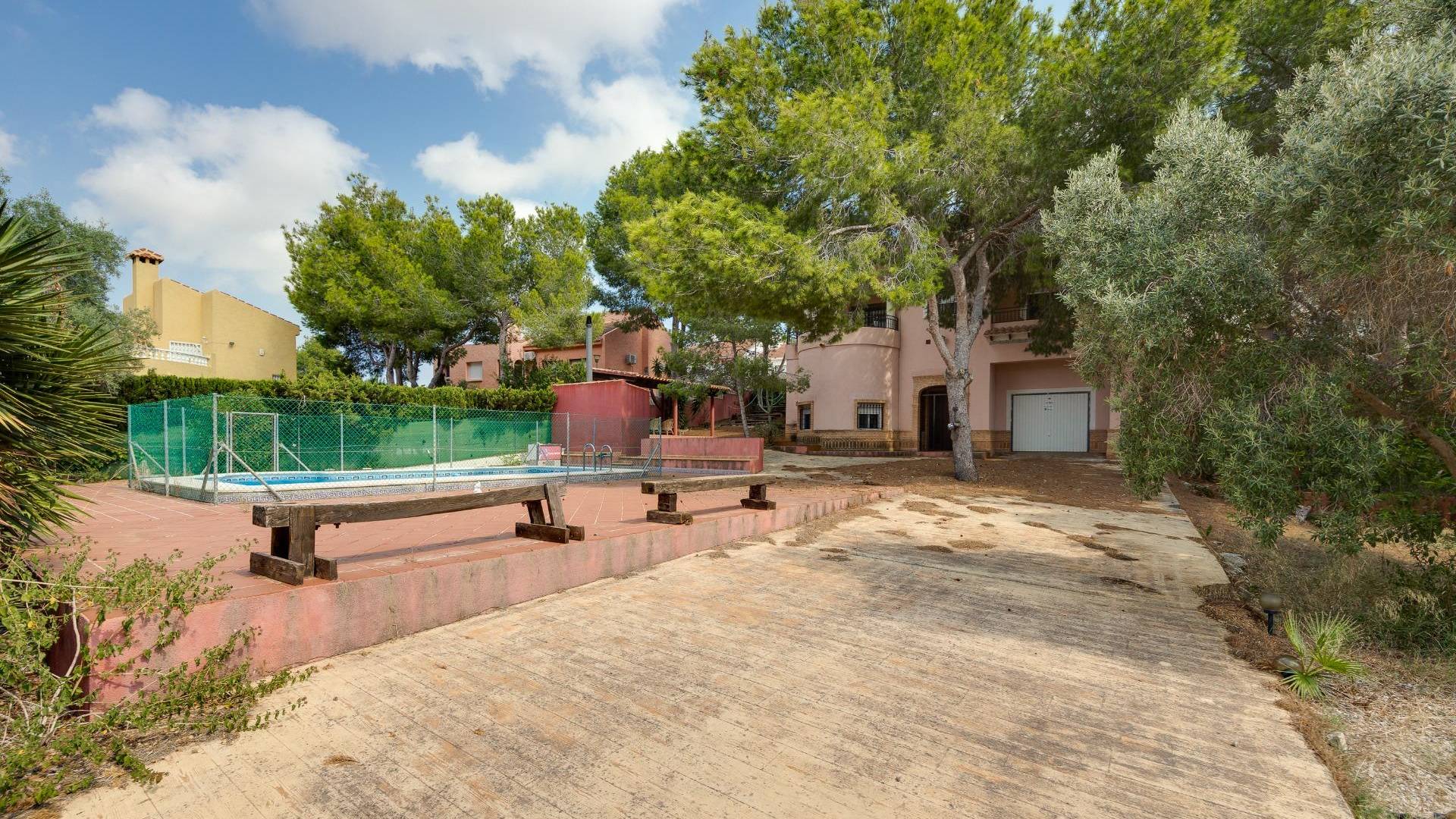 Second hand - Independent villa - San Miguel de Salinas - Ciudad de las comunicaciones