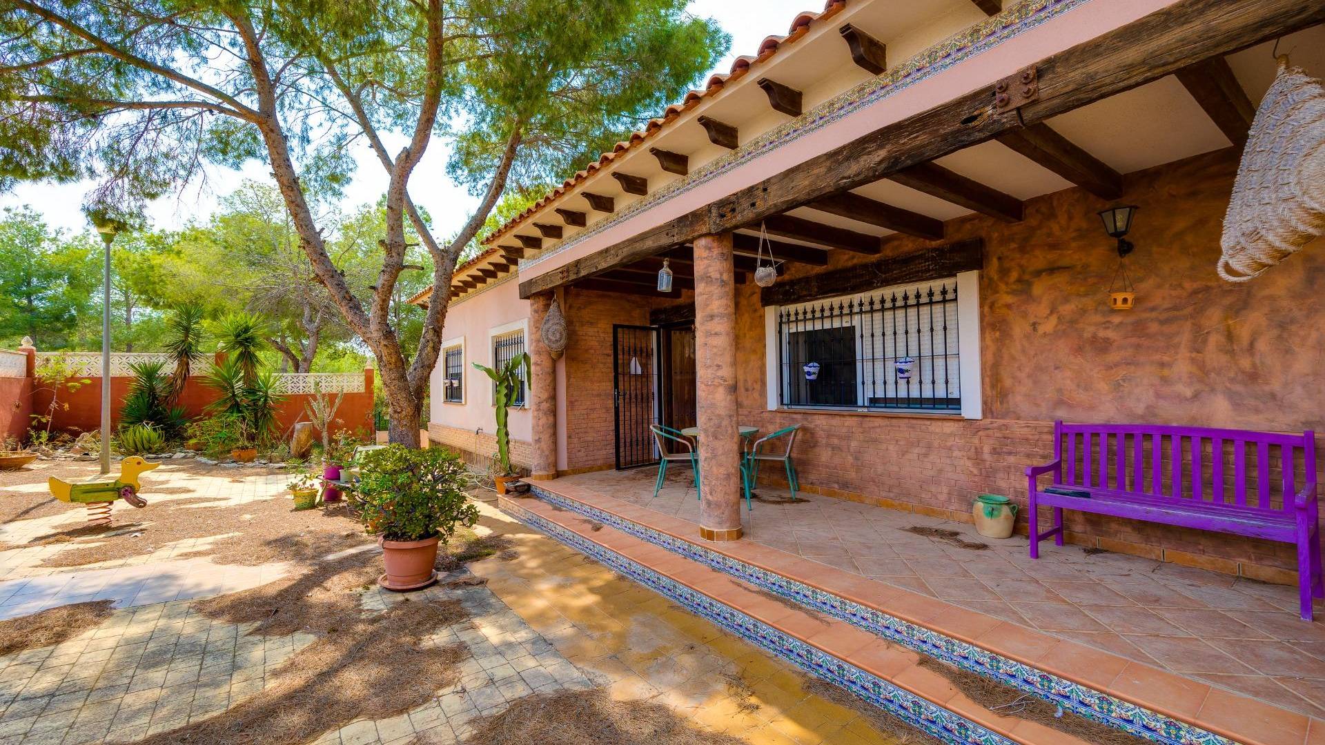 Second hand - Independent villa - San Miguel de Salinas - Ciudad de las comunicaciones