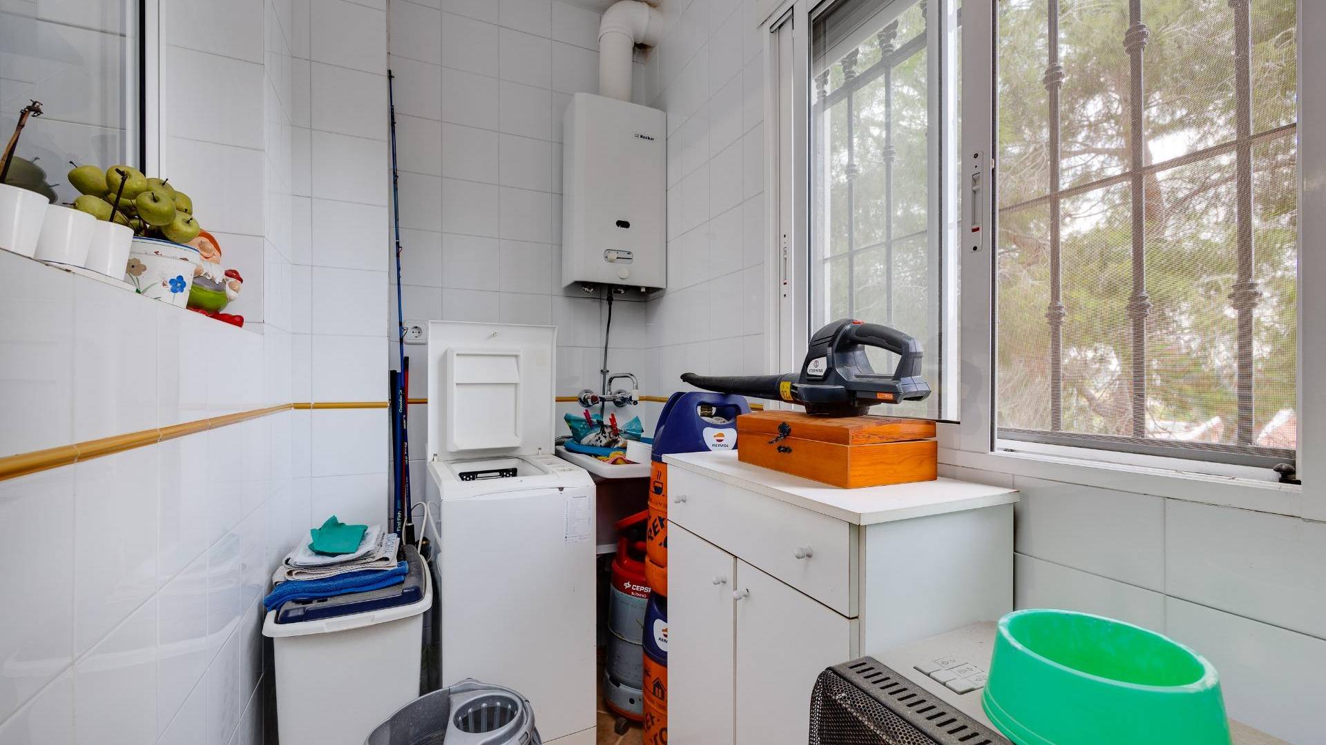 Second hand - Independent villa - San Miguel de Salinas - Ciudad de las comunicaciones