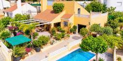 Second hand - Independent villa - San Miguel de Salinas - Ciudad de las comunicaciones