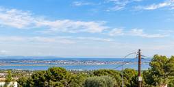 Second hand - Independent villa - San Miguel de Salinas - Ciudad de las comunicaciones