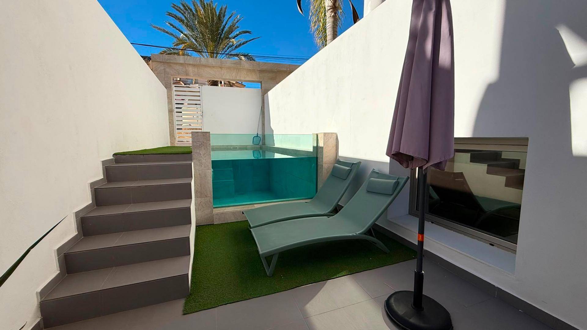 Second hand - Independent villa - San Miguel de Salinas - Las Filipinas