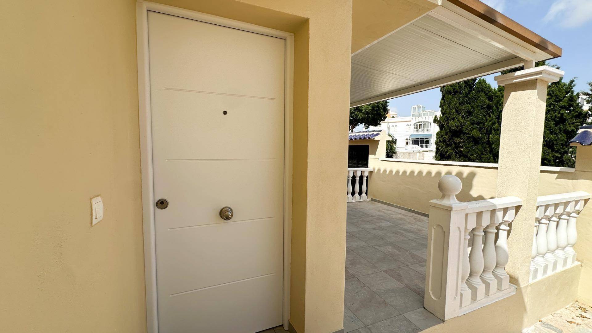 Second hand - Independent villa - San Miguel de Salinas - Las Filipinas