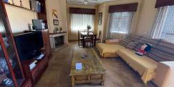Second hand - Independent villa - San Miguel de Salinas - pueblo