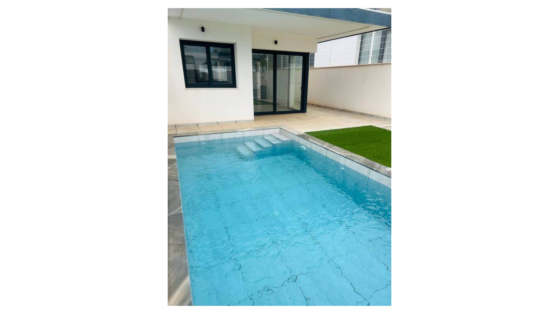 Second hand - Independent villa - San Miguel de Salinas