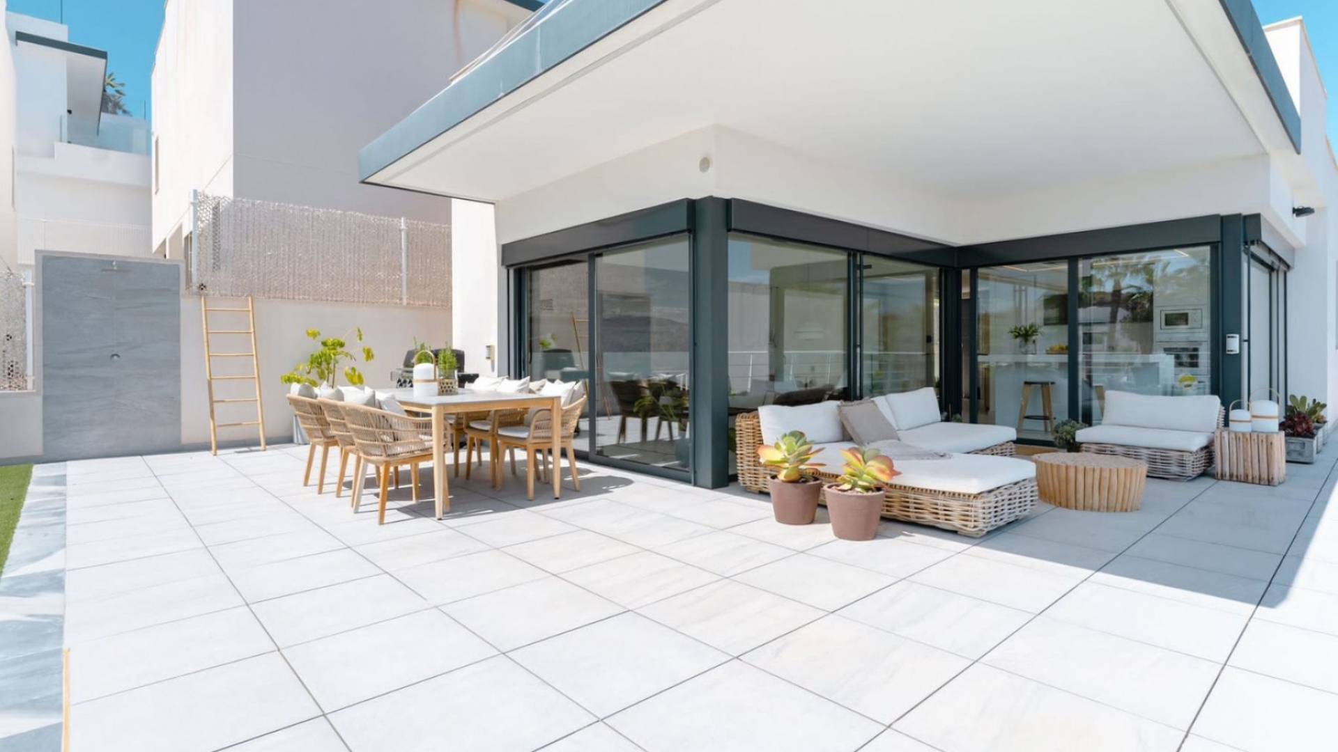 Second hand - Independent villa - San Miguel de Salinas