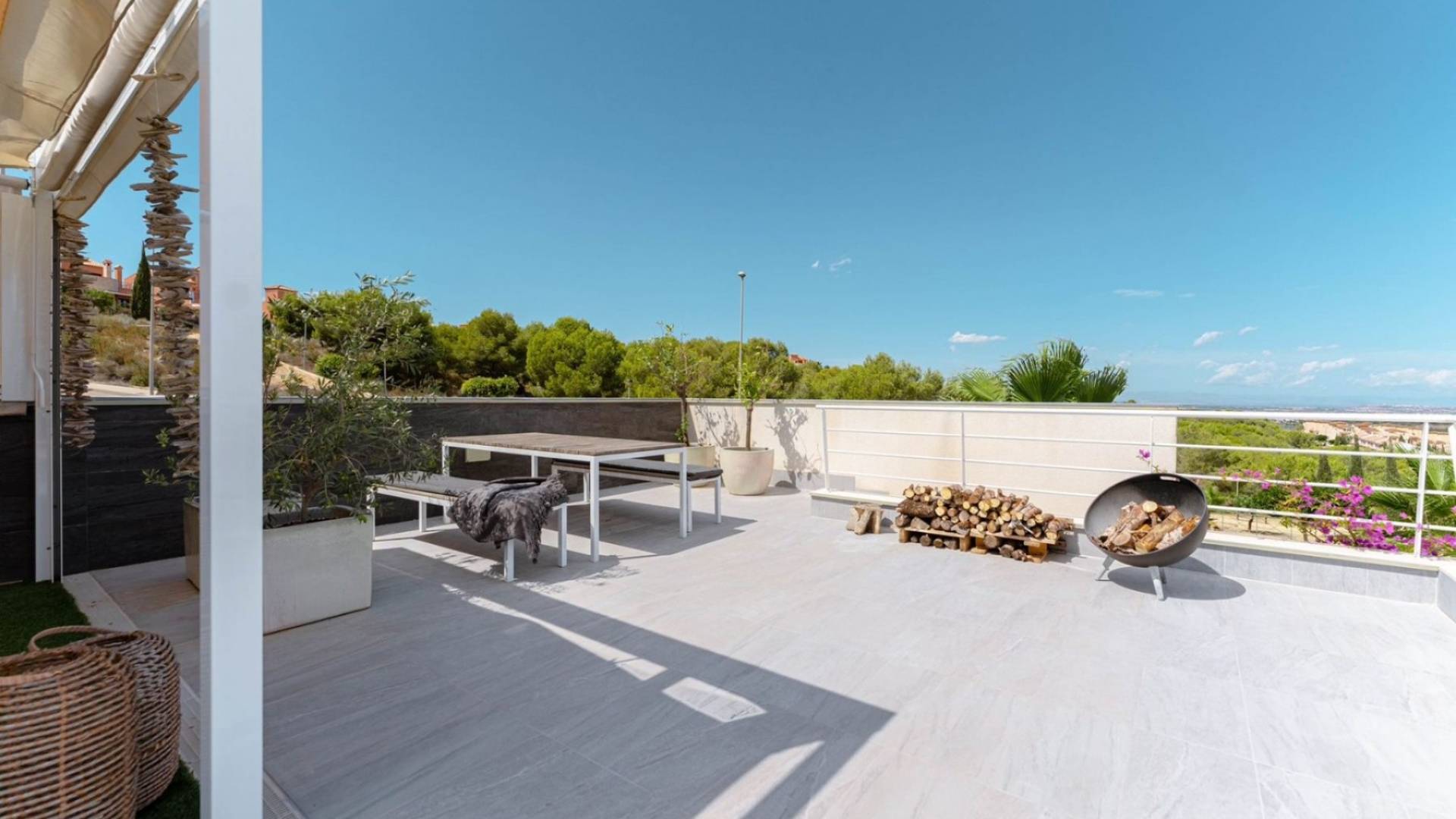 Second hand - Independent villa - San Miguel de Salinas