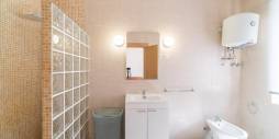 Second hand - Independent villa - Torre - Pacheco - Roldán