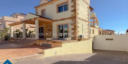 Second hand - Independent villa - Torrevieja - Aguas nuevas 2