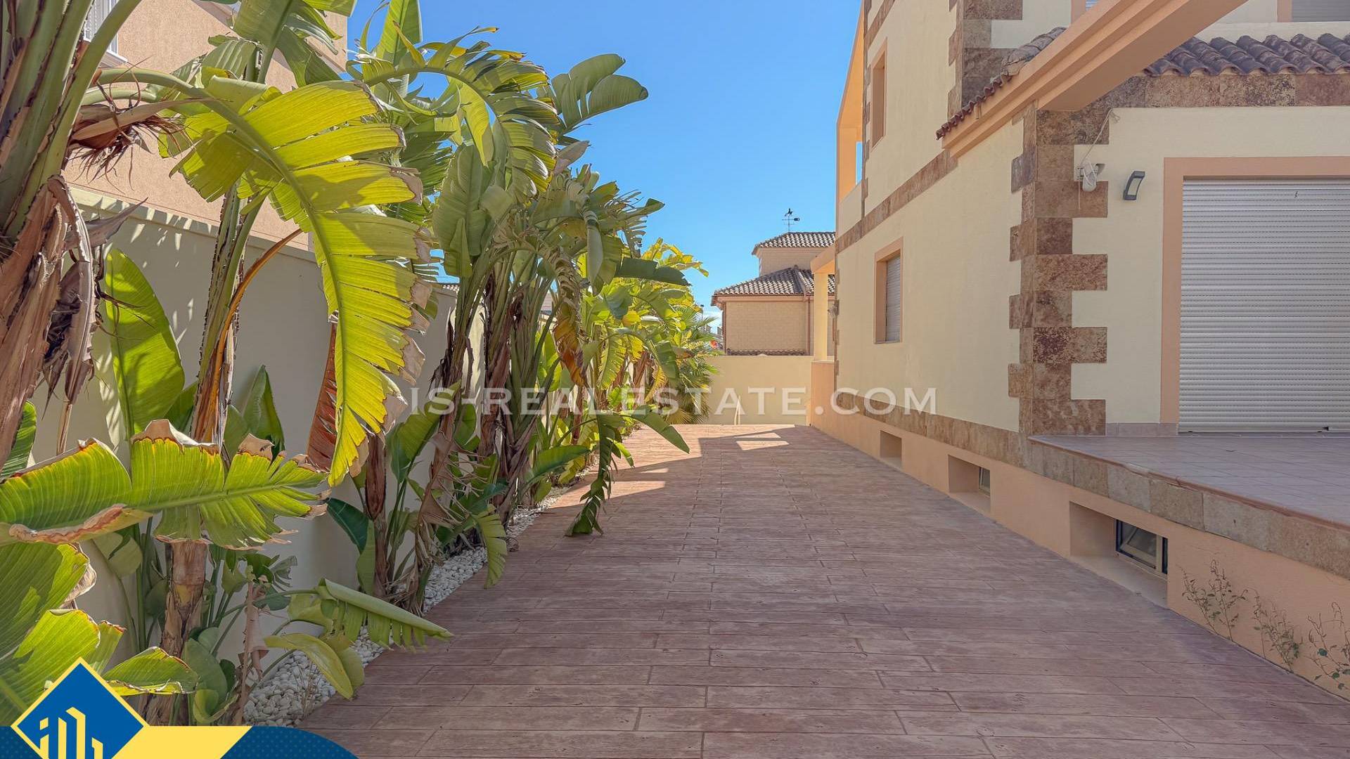 Second hand - Independent villa - Torrevieja - Aguas nuevas 2