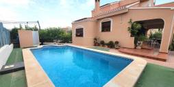 Second hand - Independent villa - Torrevieja - Aguas Nuevas