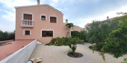 Second hand - Independent villa - Torrevieja - Aguas Nuevas