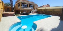 Second hand - Independent villa - Torrevieja - Aguas Nuevas