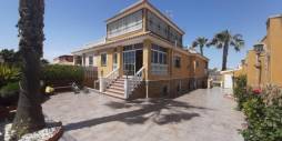 Second hand - Independent villa - Torrevieja - Aguas Nuevas