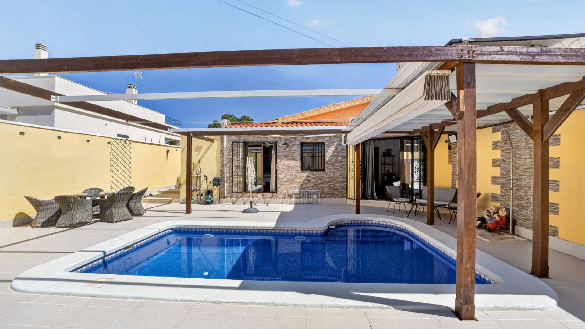 Second hand - Independent villa - Torrevieja - Aguas Nuevas