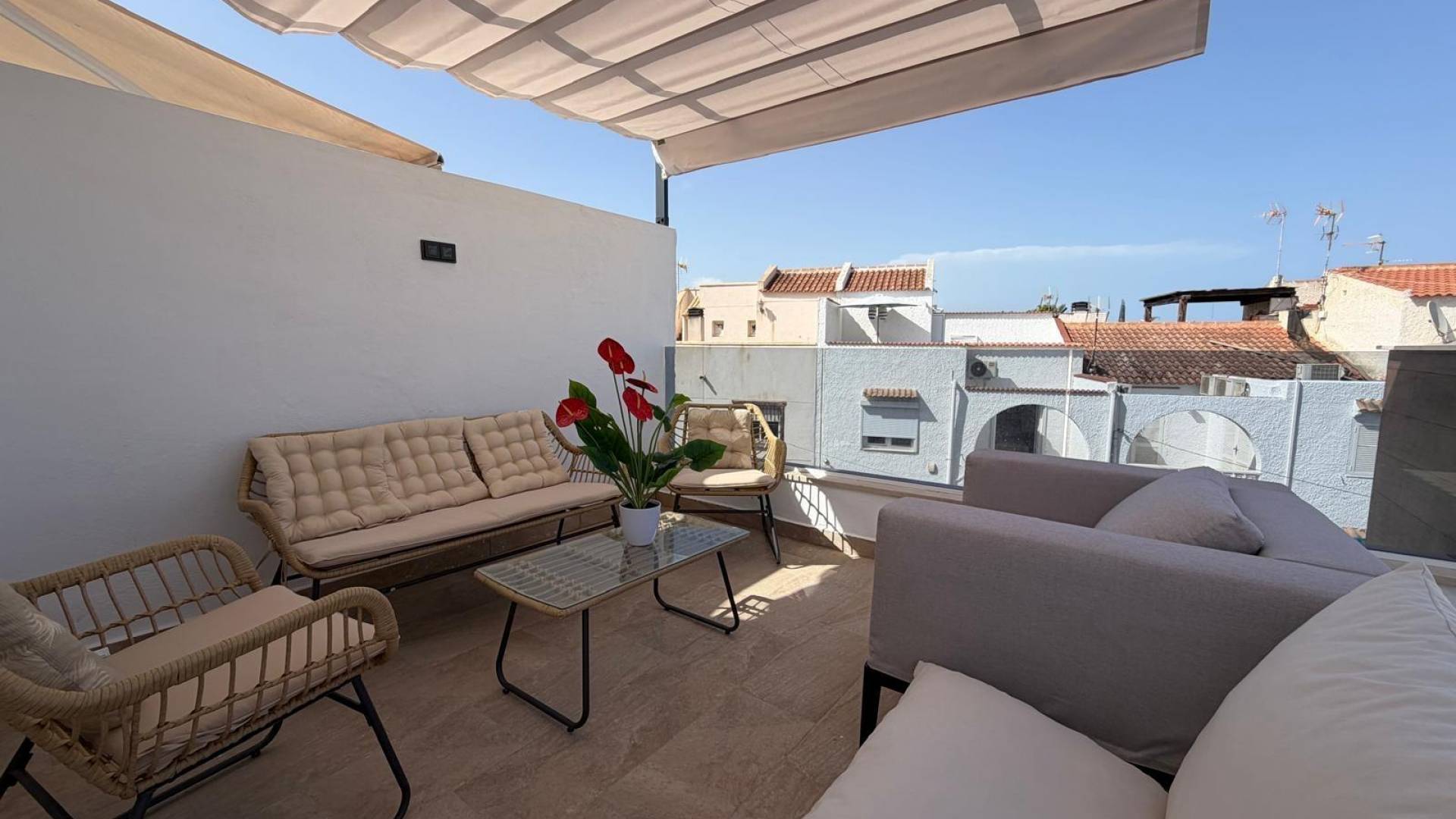 Second hand - Independent villa - Torrevieja - Calas blanca