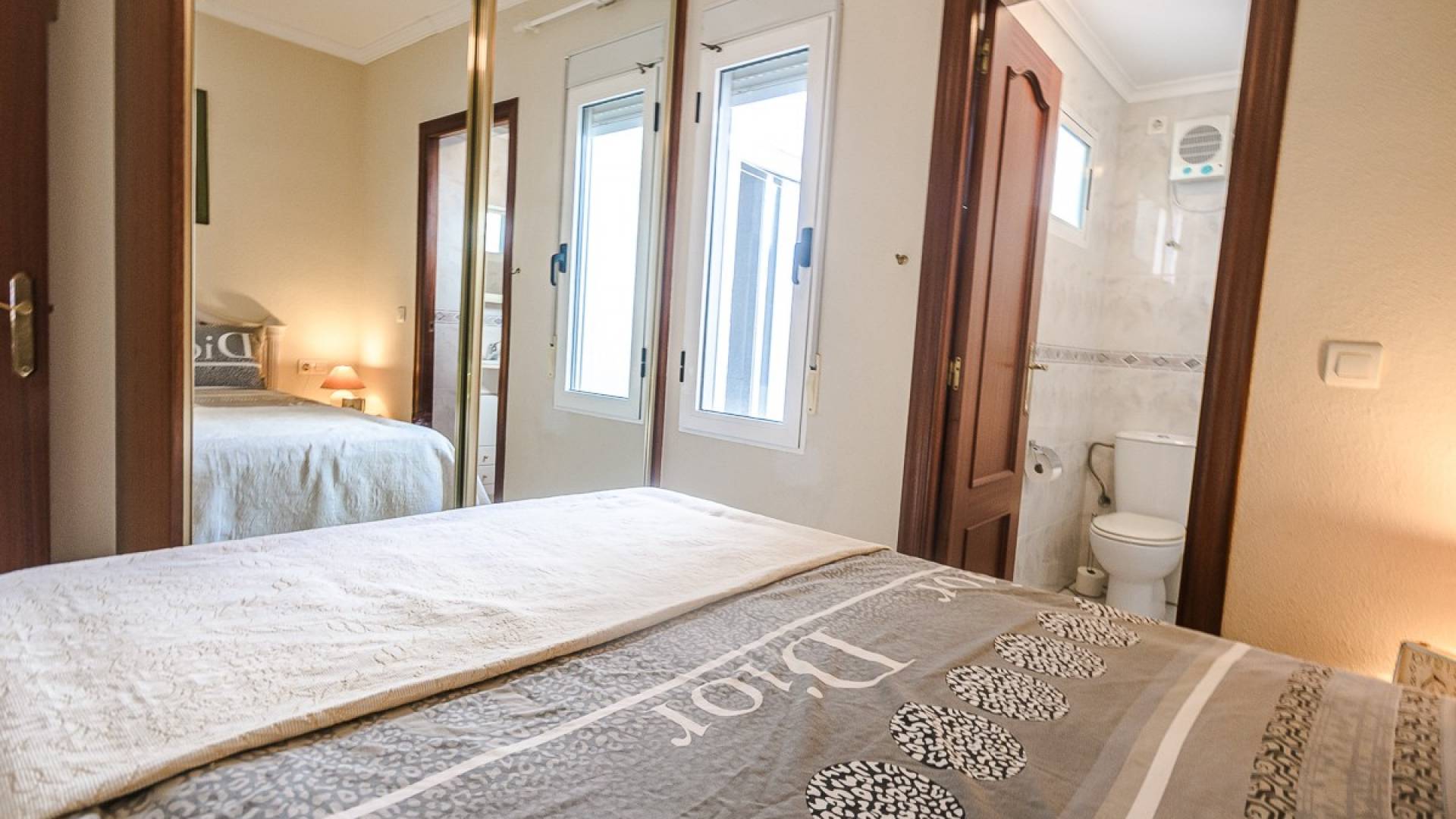 Second hand - Independent villa - Torrevieja - Calas Blancas