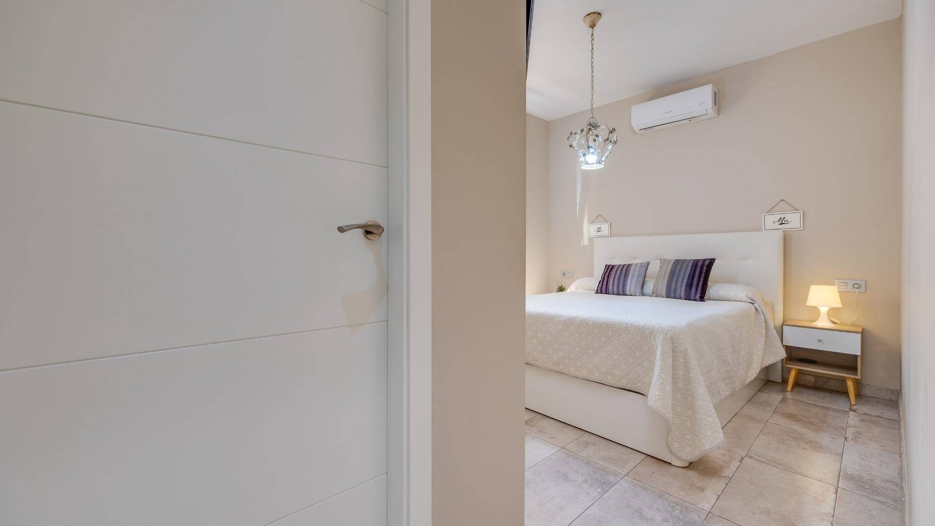 Second hand - Independent villa - Torrevieja - Centro