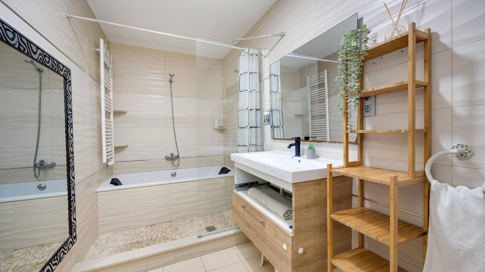 Second hand - Independent villa - Torrevieja - Centro