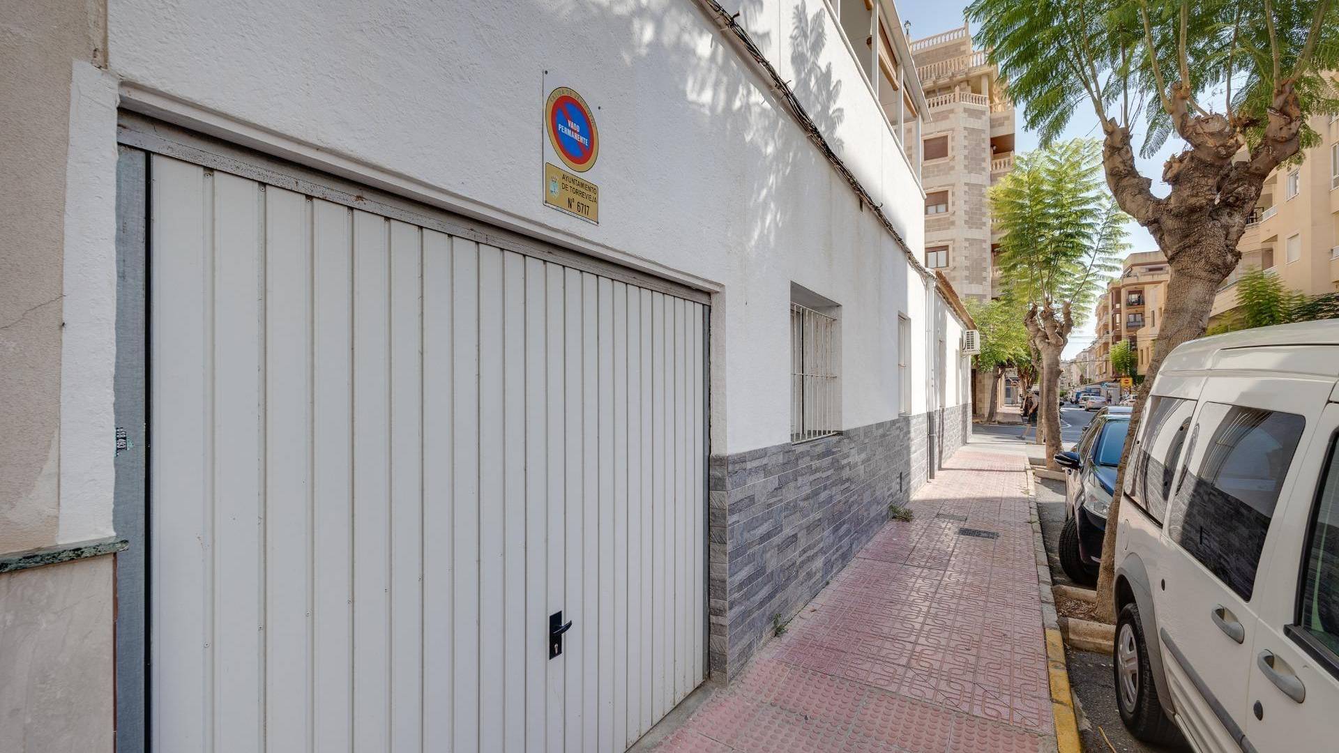 Second hand - Independent villa - Torrevieja - Centro